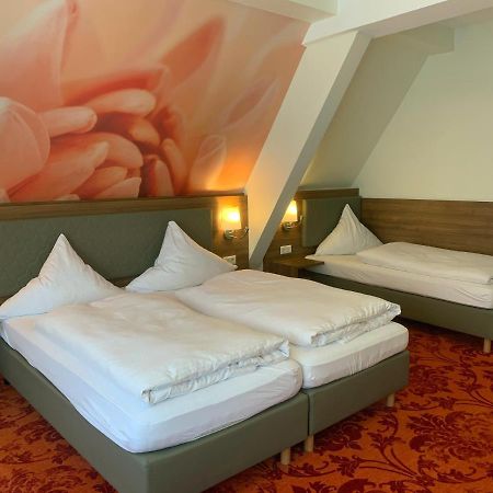 Hotel Felsenkeller ฮูเดสไฮม์ แอม ไฮน์ ภายนอก รูปภาพ