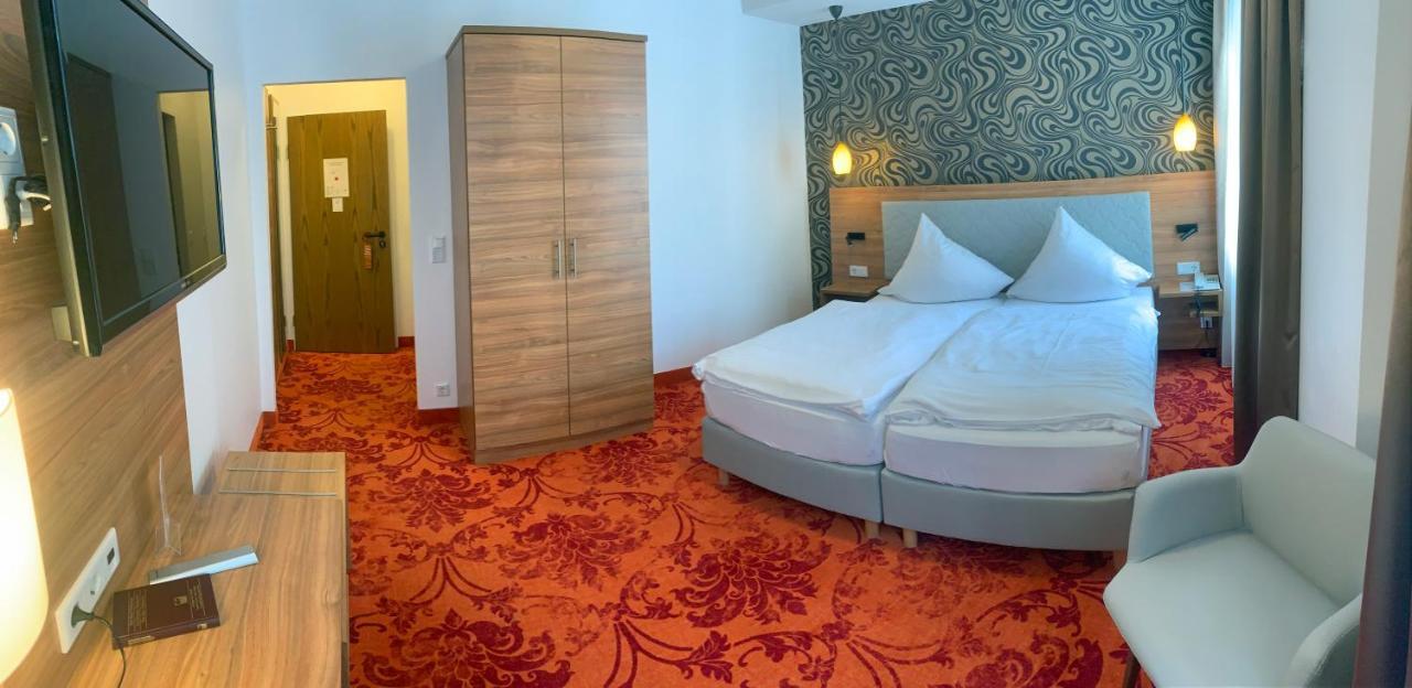 Hotel Felsenkeller ฮูเดสไฮม์ แอม ไฮน์ ภายนอก รูปภาพ