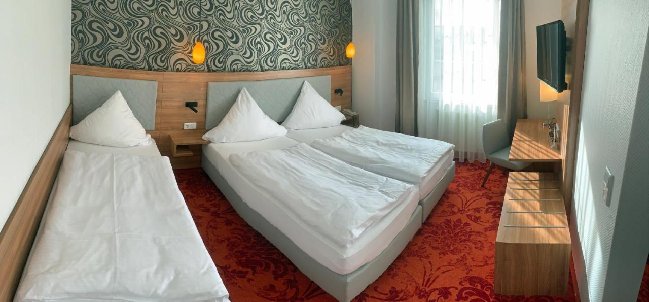 Hotel Felsenkeller ฮูเดสไฮม์ แอม ไฮน์ ภายนอก รูปภาพ