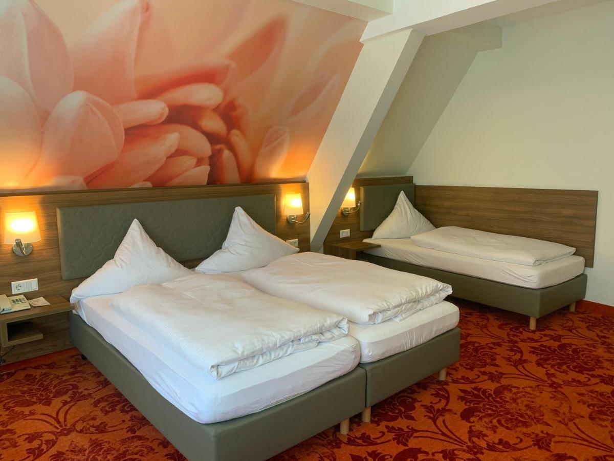 Hotel Felsenkeller ฮูเดสไฮม์ แอม ไฮน์ ภายนอก รูปภาพ